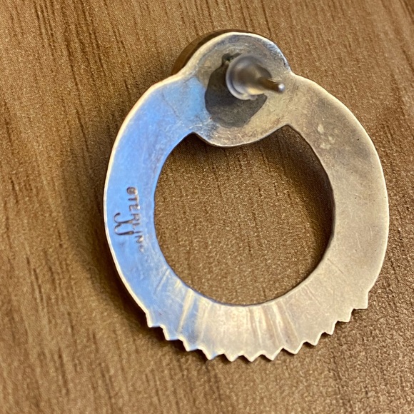 Vintage Zuni round sterling silver earrings, inlaid with turquoise, onyx and MOP - Picture 13 of 14